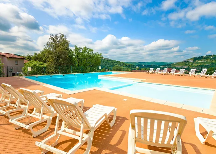 Le Domaine Des Cazelles